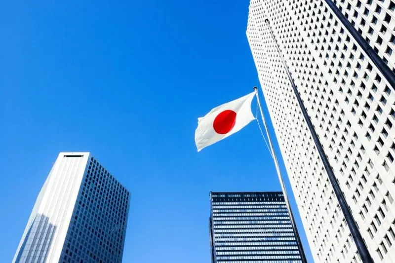 Japanese yen and crypto imagery representing corporate treasury diversification